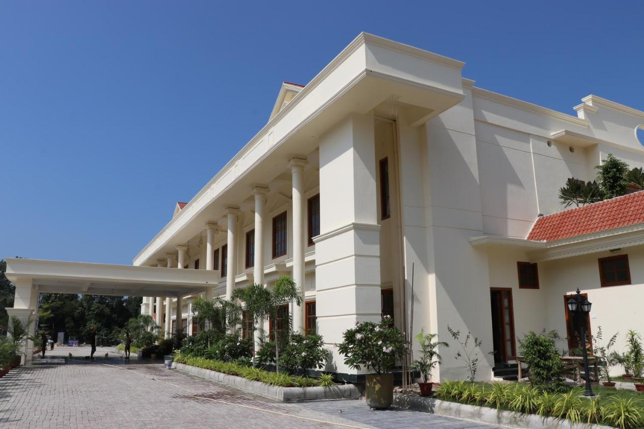 Royale De' Casa Resort Kāziranga Zewnętrze zdjęcie