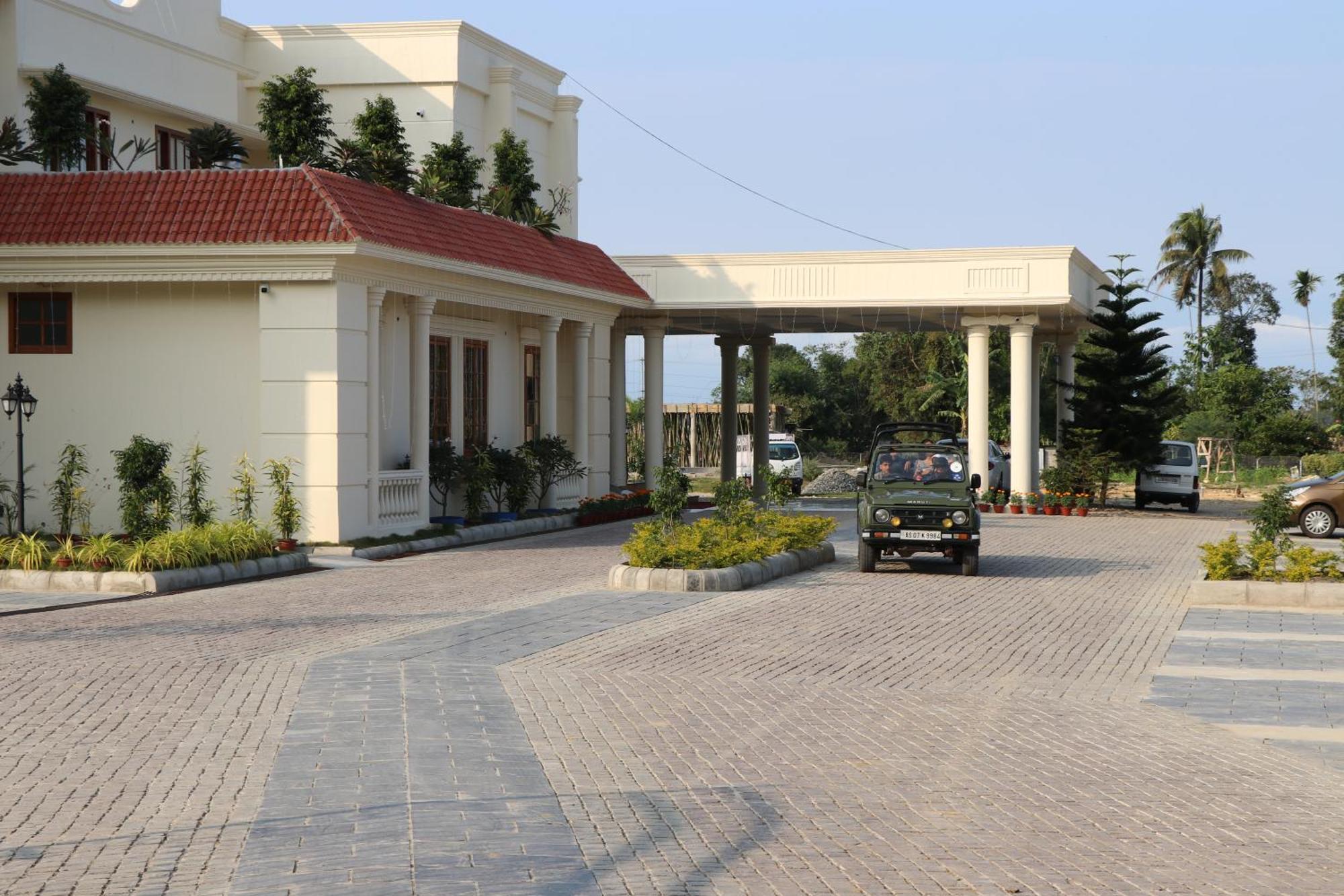 Royale De' Casa Resort Kāziranga Zewnętrze zdjęcie
