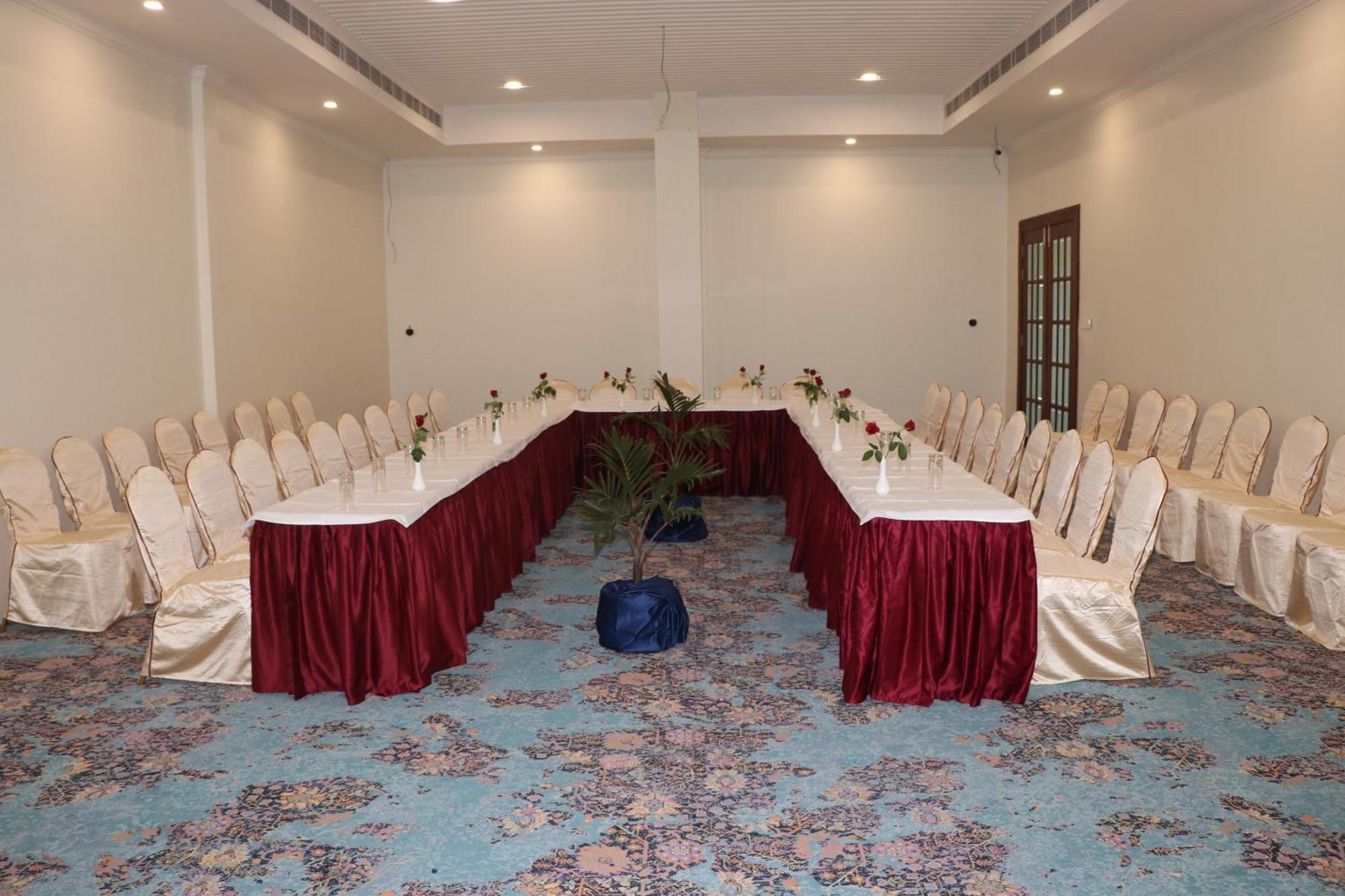 Royale De' Casa Resort Kāziranga Zewnętrze zdjęcie