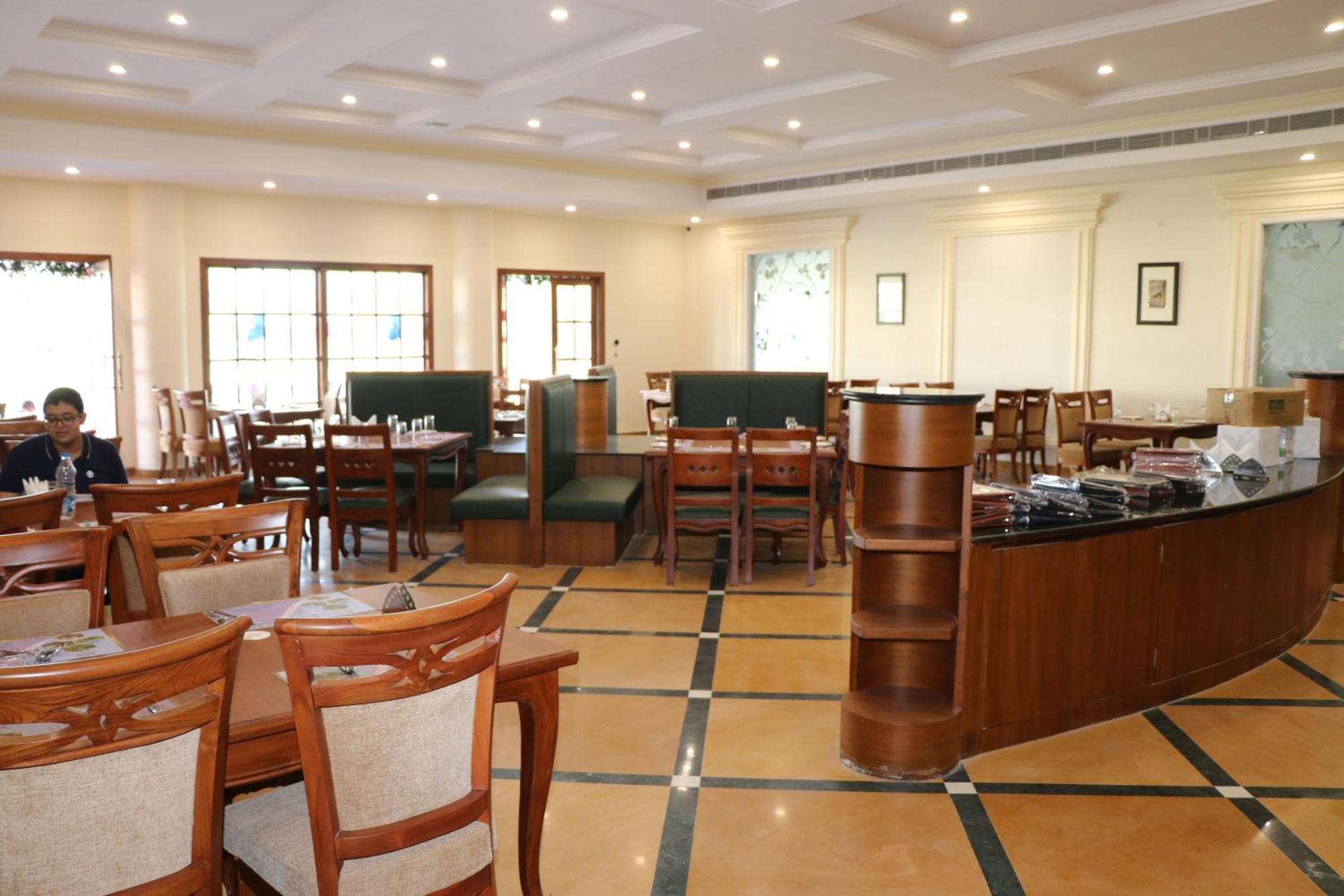 Royale De' Casa Resort Kāziranga Zewnętrze zdjęcie
