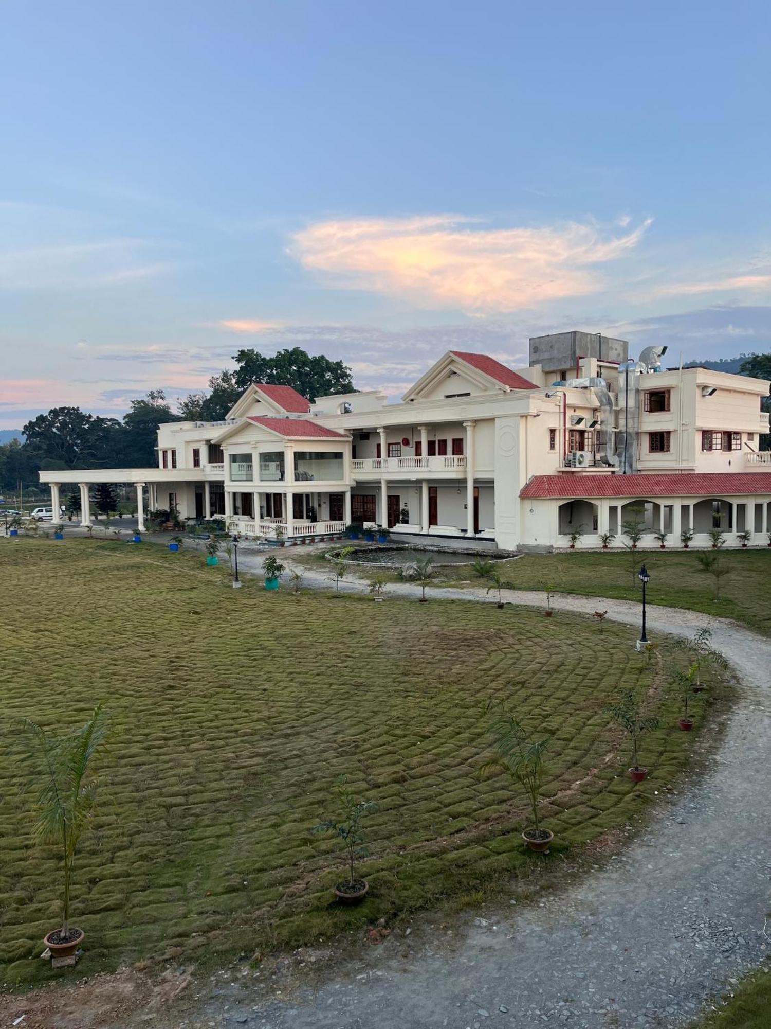 Royale De' Casa Resort Kāziranga Zewnętrze zdjęcie