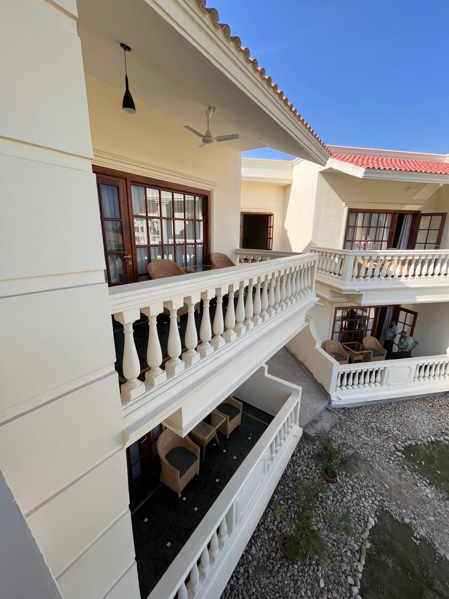 Royale De' Casa Resort Kāziranga Zewnętrze zdjęcie