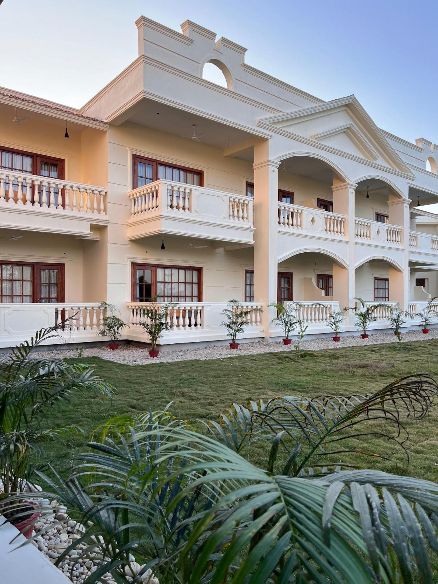 Royale De' Casa Resort Kāziranga Zewnętrze zdjęcie